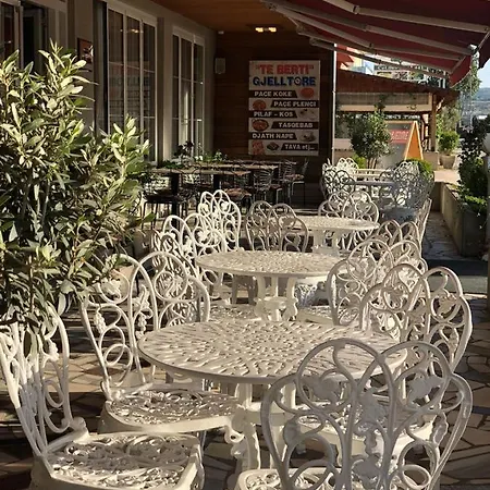Hotel Aulona 3*