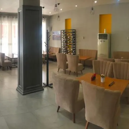 Hotel Aulona 3*